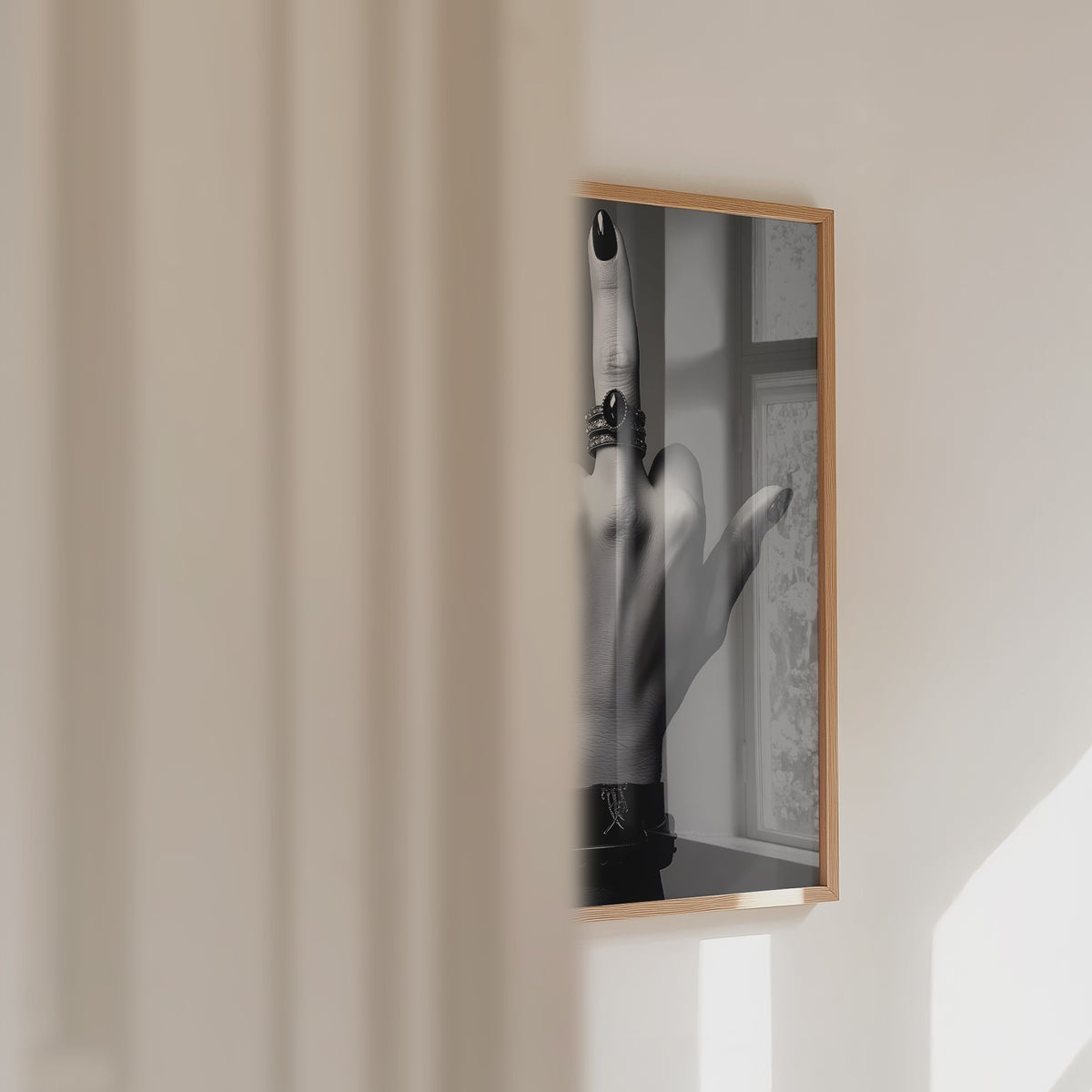 Middle Finger Poster – väggvideo